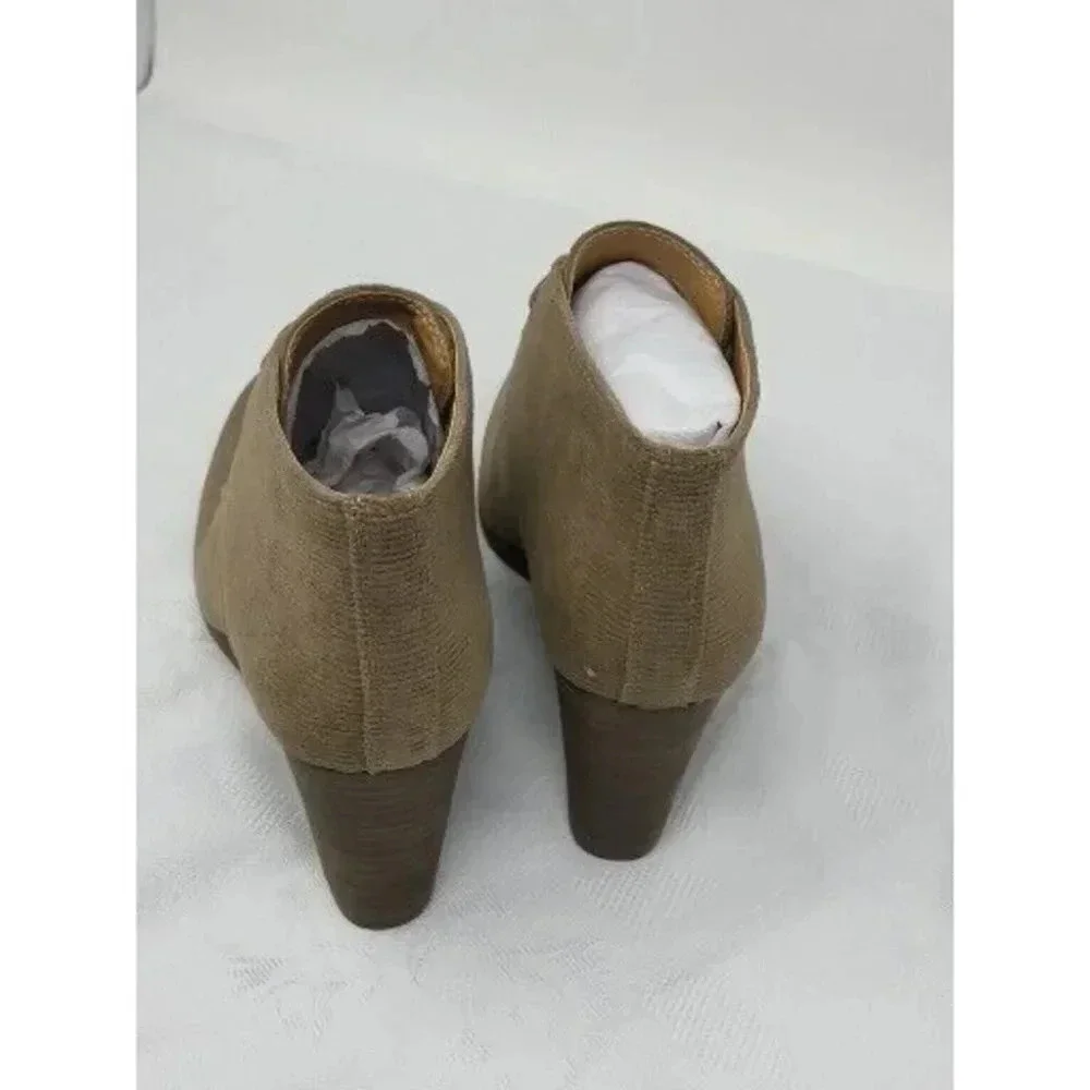Lucky Brand  Shijo ankle boots  Antique Green Corduroy Size 10 M